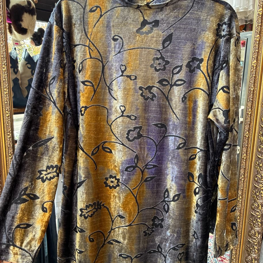 90’s Velvet Floral Gradient Top
